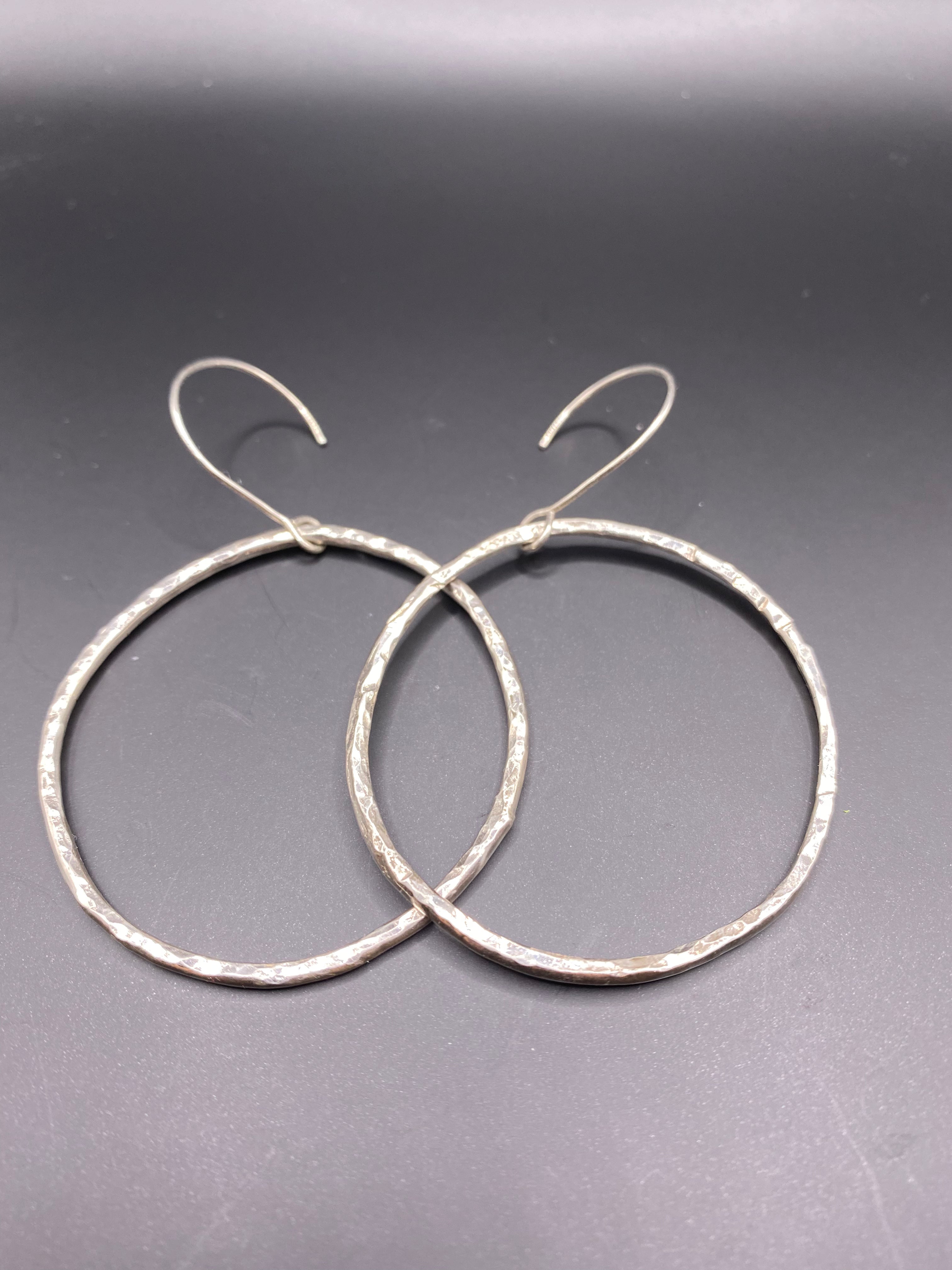 Lrg Hammered Hoops