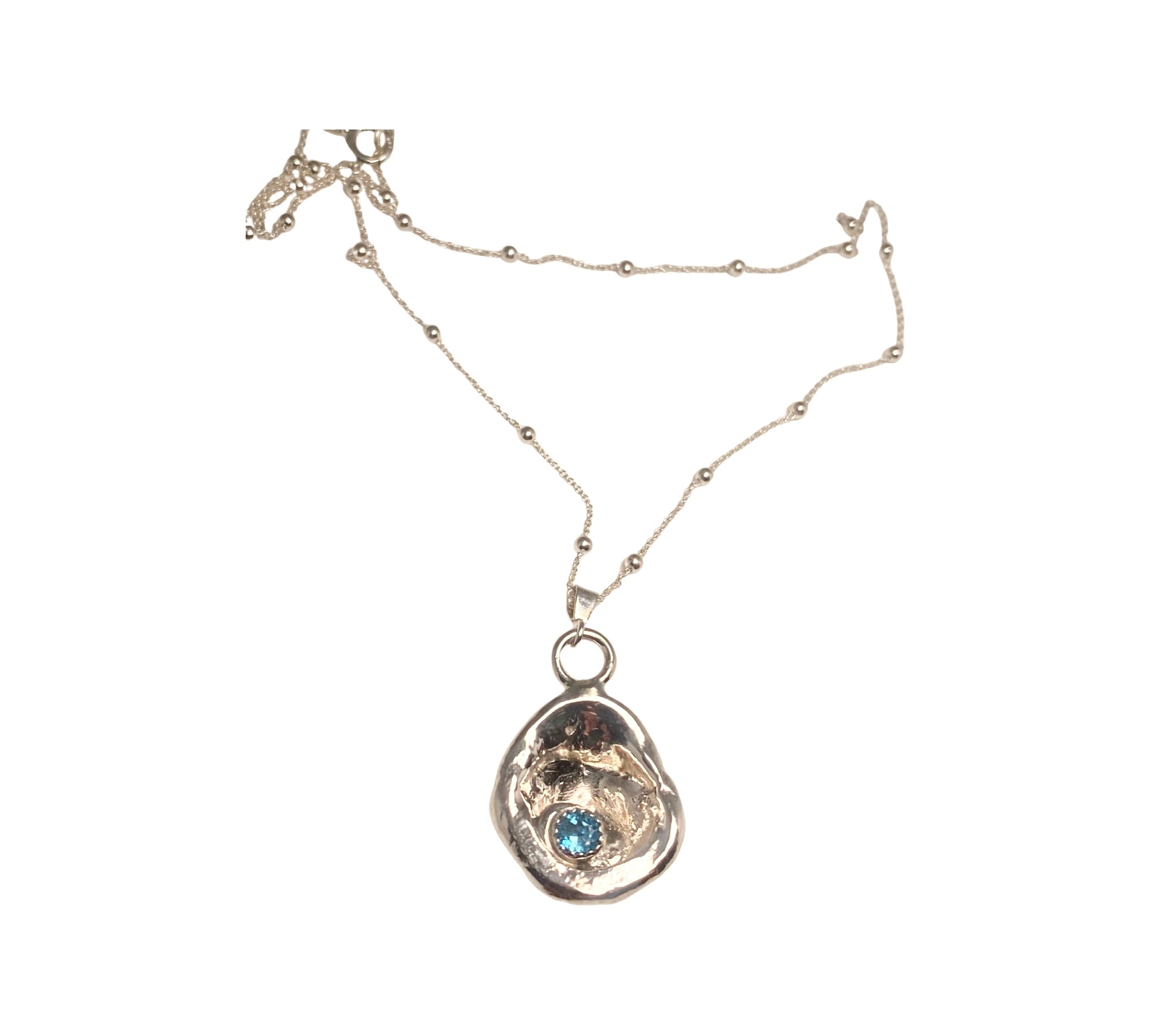 Blue Sapphire Oyster Pendant